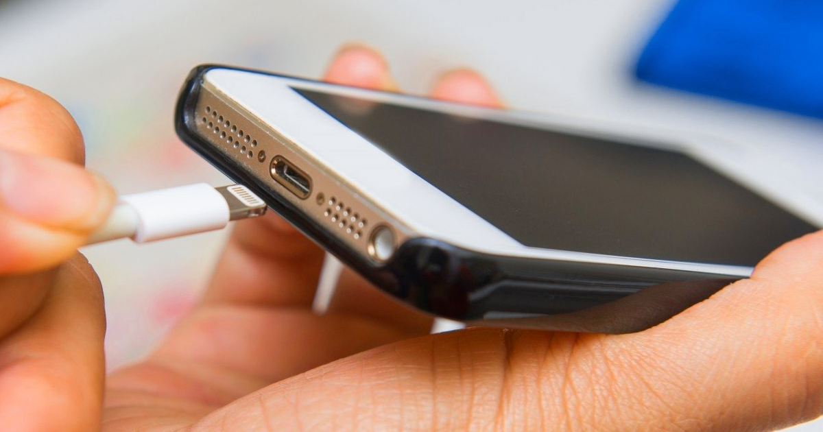 How to Repair the Charging Port on a Phone